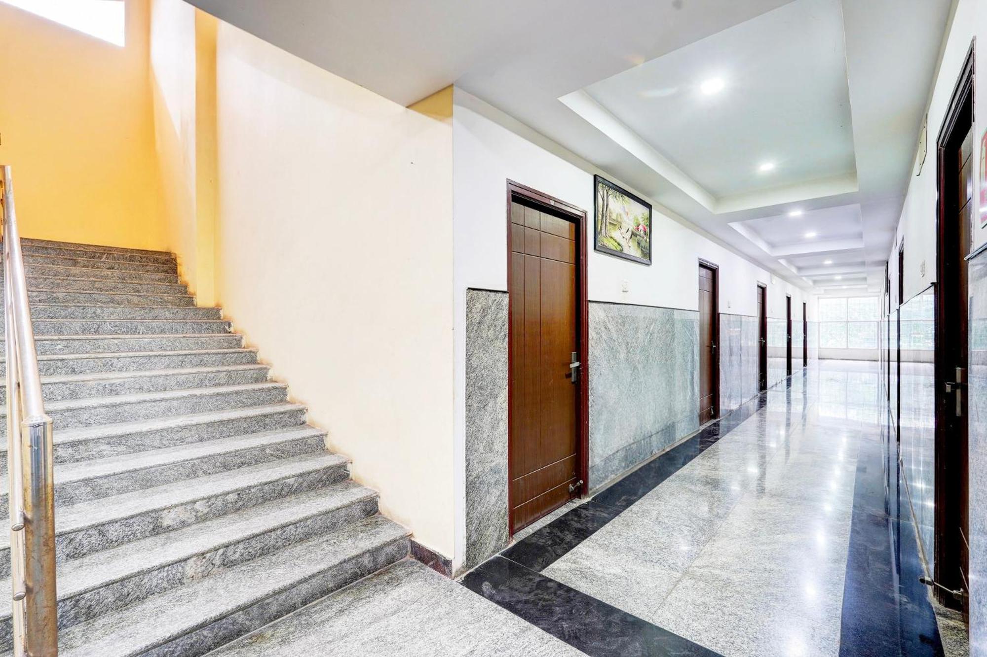 Hotel O Ambur Exterior photo